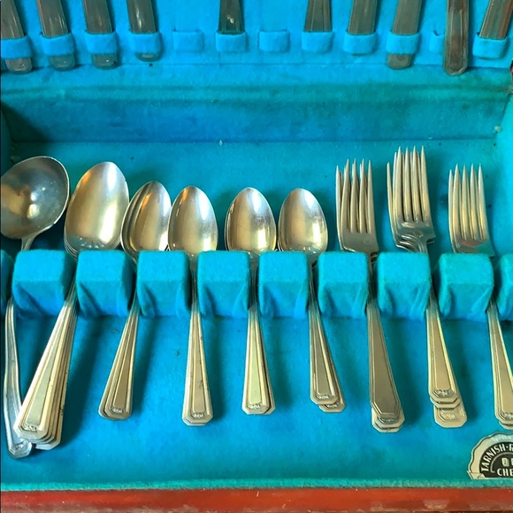 Wm. A. Rogers 1930-1940’s Flatware for 8 in box - Picture 3 of 8
